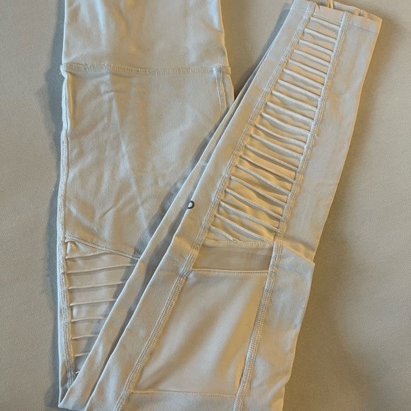 White Alo leggings - Picture 2 of 2
